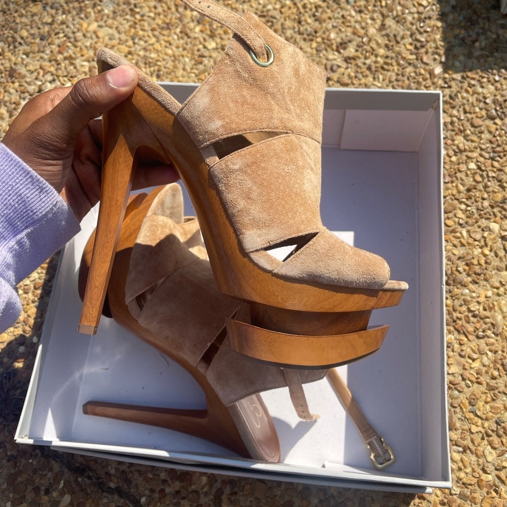 Tan platform Jessica Simpson heels.
